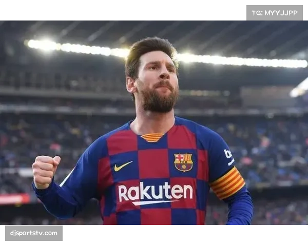 镜头捕捉：尼斯教练席对一次本方禁区前沿的鲁莽犯规表示极度不满